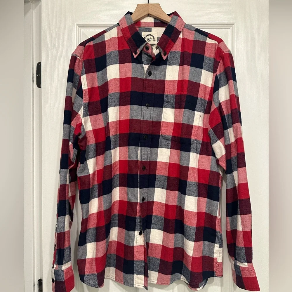 5 flannels - Picture 3 of 6